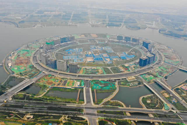 500米高空鸟瞰郑州最昂贵之地北龙湖多数主体建筑已落成