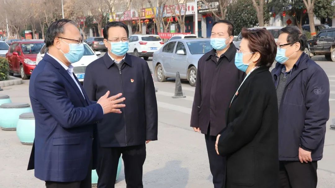 鹤壁市副市长常英敏来鹤壁高中调研复课复学准备工作