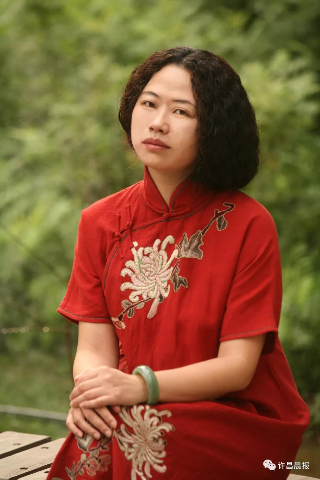 她从银行职员成为知名作家河南女作家告诉你什么是天分什么是偏执