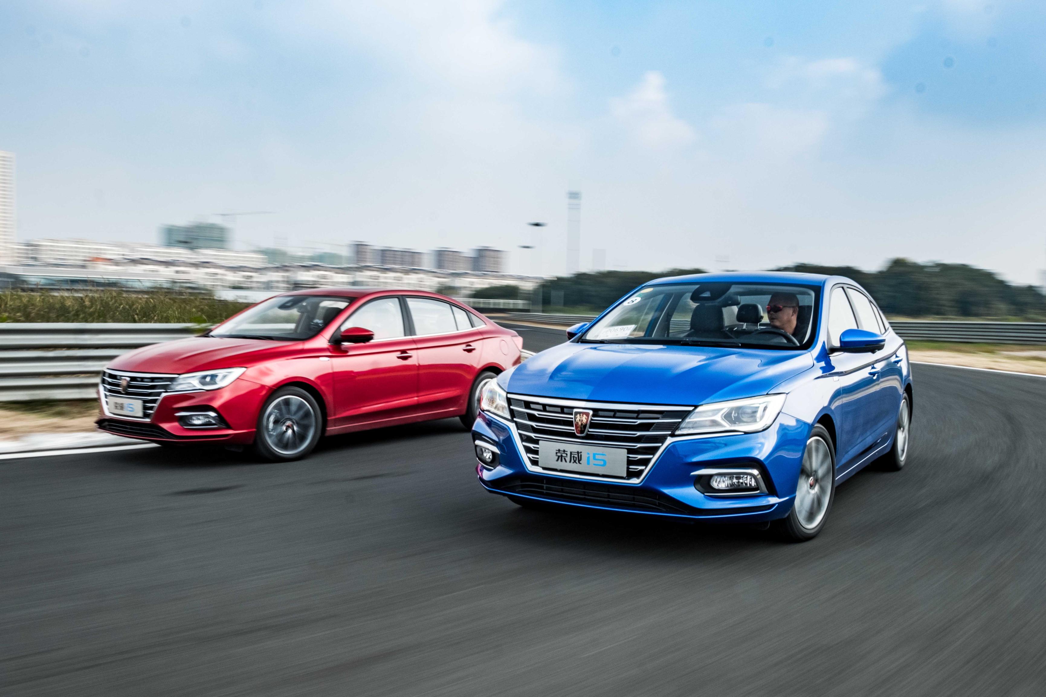 高能互联网中级车荣威i5将于10月26日上市