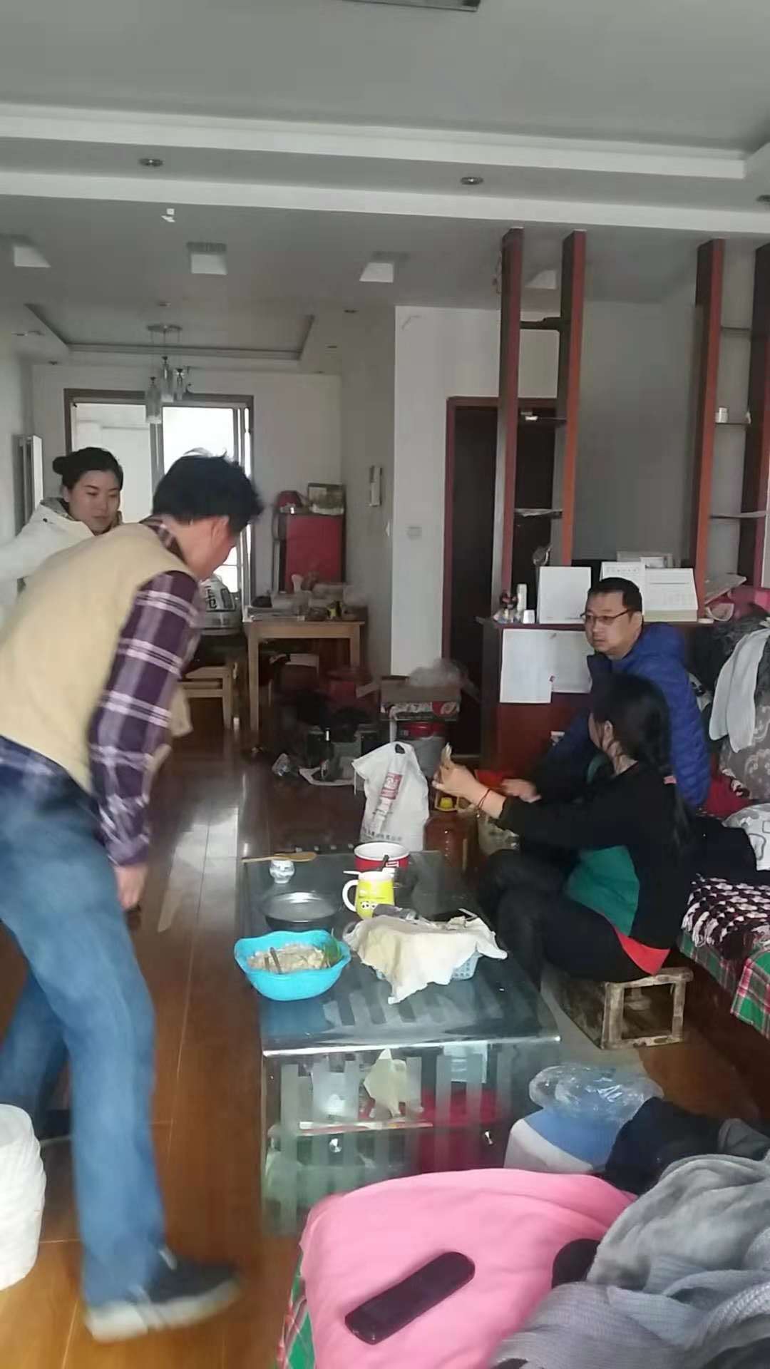 夫妻闹矛盾社区来调解