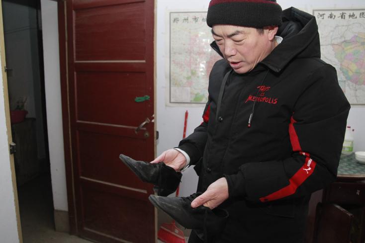 赵心锐买了很多舞蹈和戏曲cd.