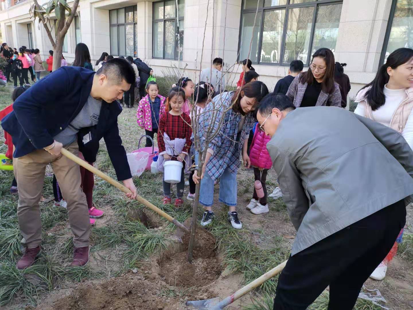 不负春光，“植”得期待——湖州市吴兴区常溪幼儿园开展植树节活动