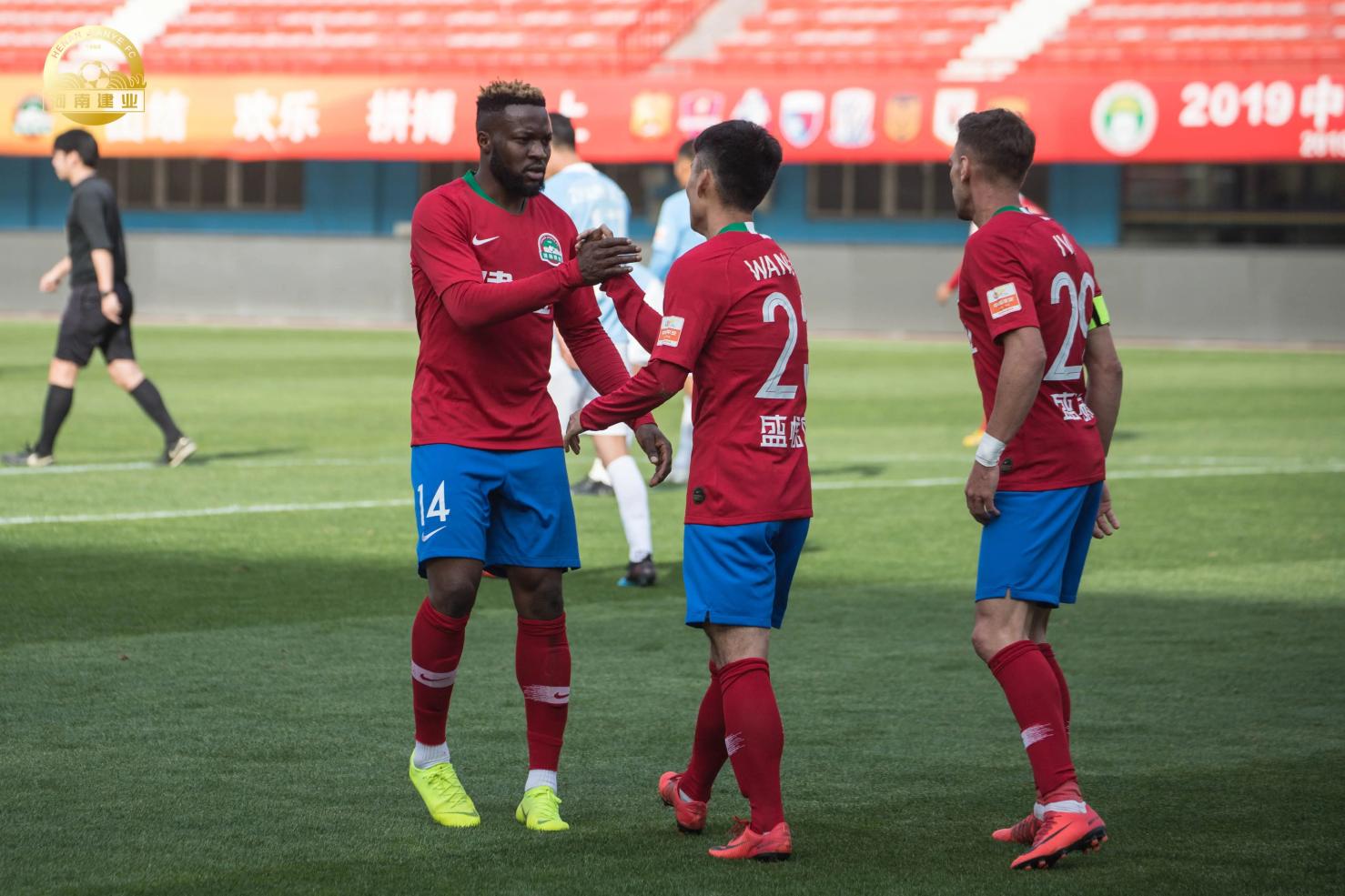 检验球队状态建业足球队热身赛63大胜天津天海