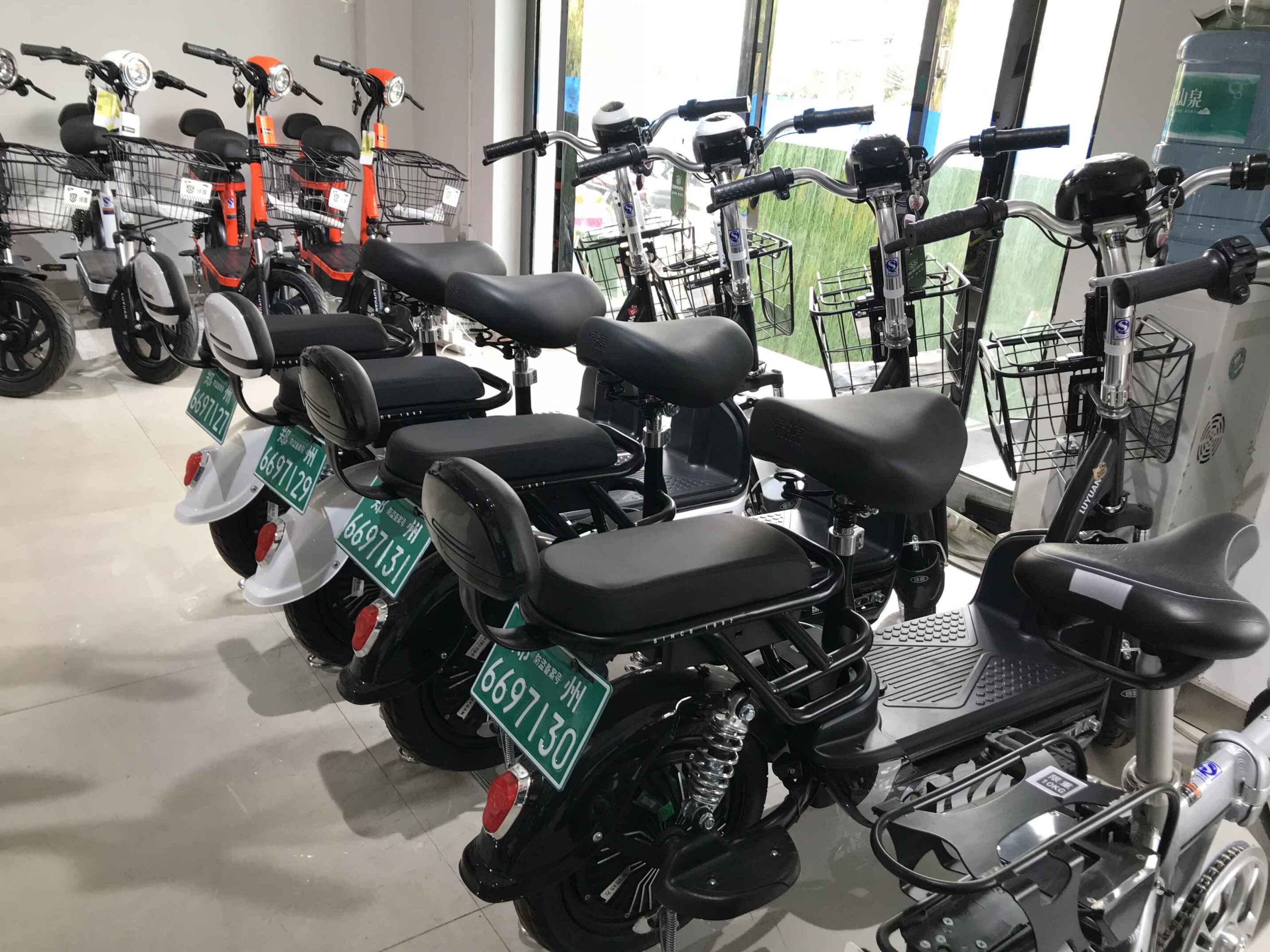 小电电身价涨了郑州电动车同款车辆比去年上涨200元到700元