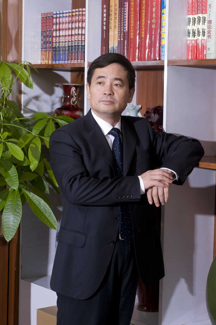 河南省副食品有限公司董事长总经理王庆云读书可以积累财富升华人生