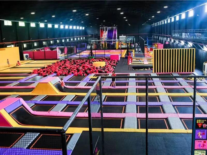 全郑州 jump!超嗨超刺激的网红蹦床乐园,还不知道,就out了