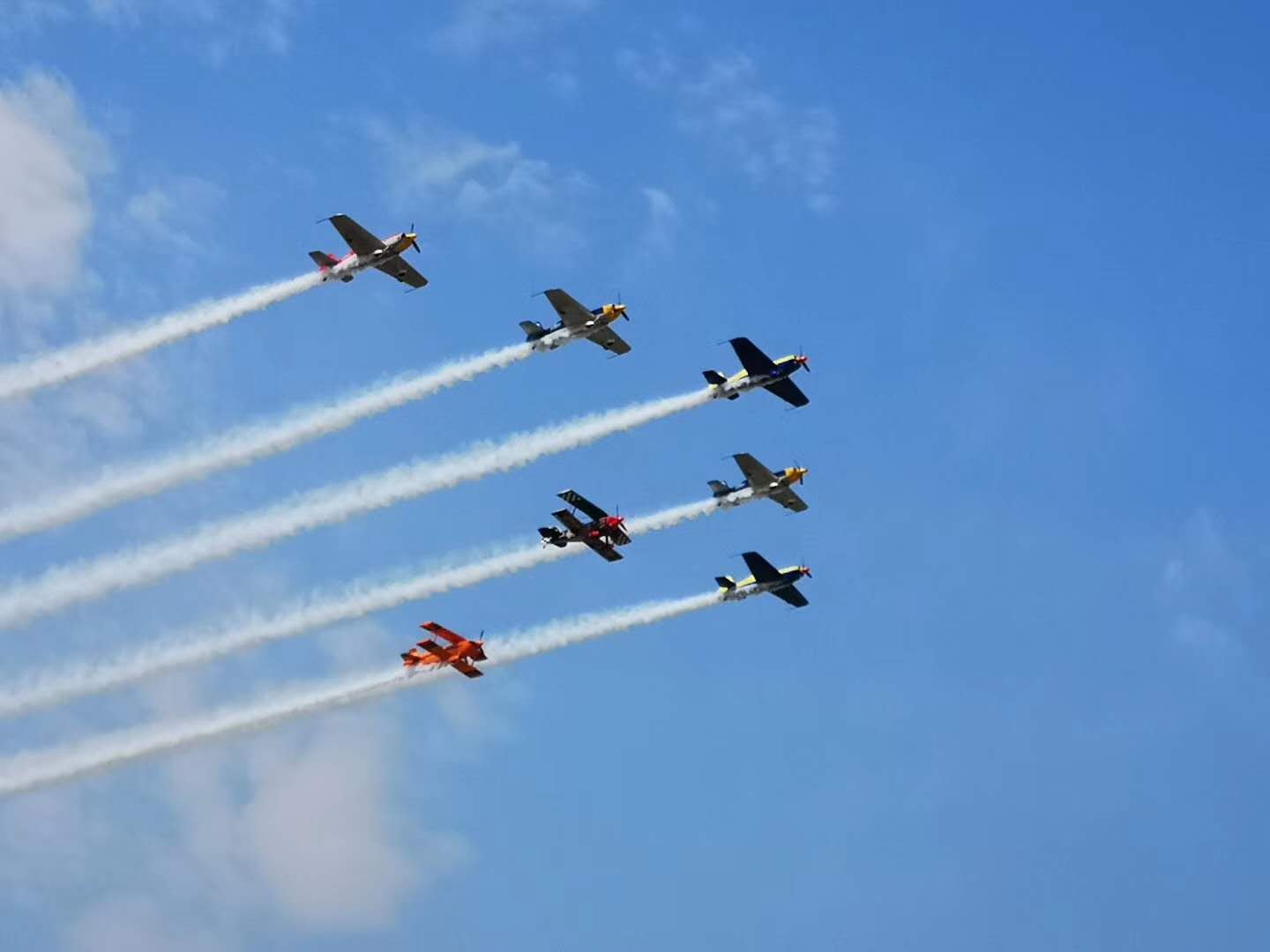 成立70周年之际,第十一届安阳航空节激情开幕,开幕式上,安阳市委书记