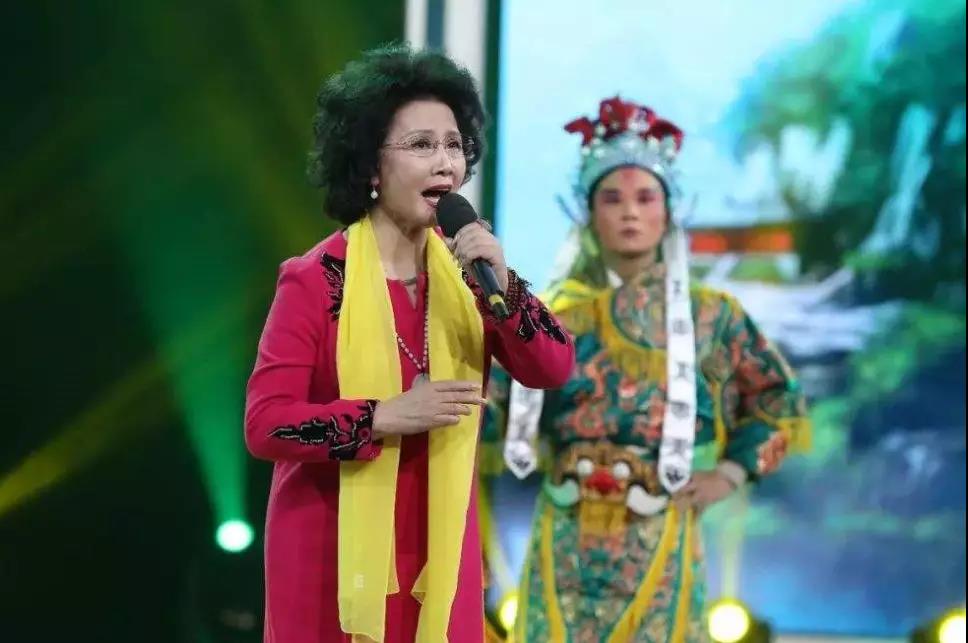 回族豫剧名家虎美玲演艺界中回族有豫剧名家王敬先,马琳,虎美玲,柏青