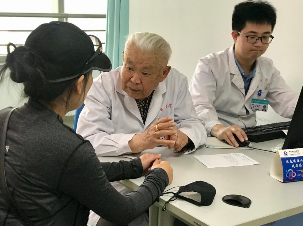 少花钱看好病河南九旬大医朱钵的坚守