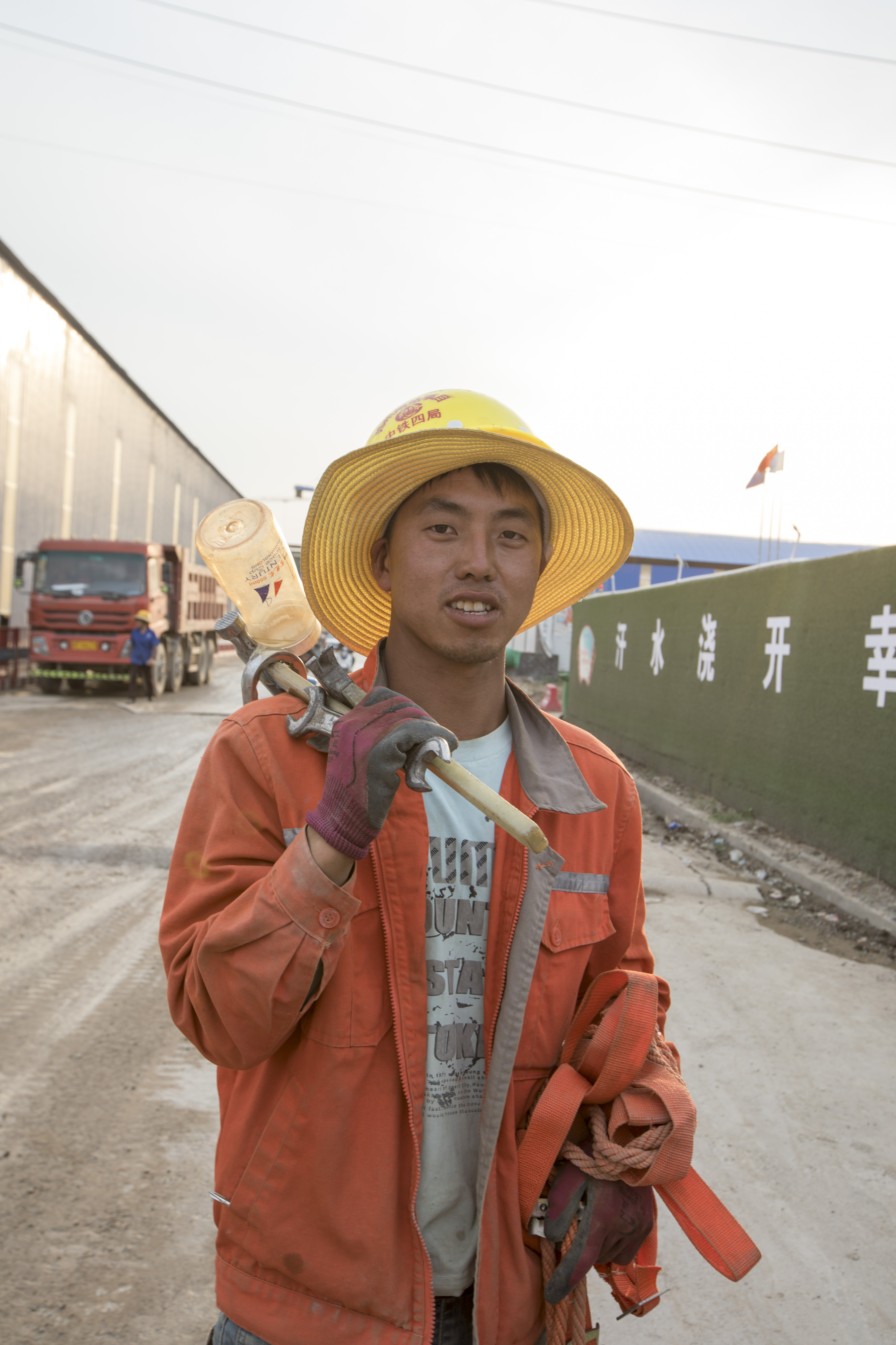 谢谢你们!河南三条高铁开通,他将镜头对准"最美"建设者-大河报网