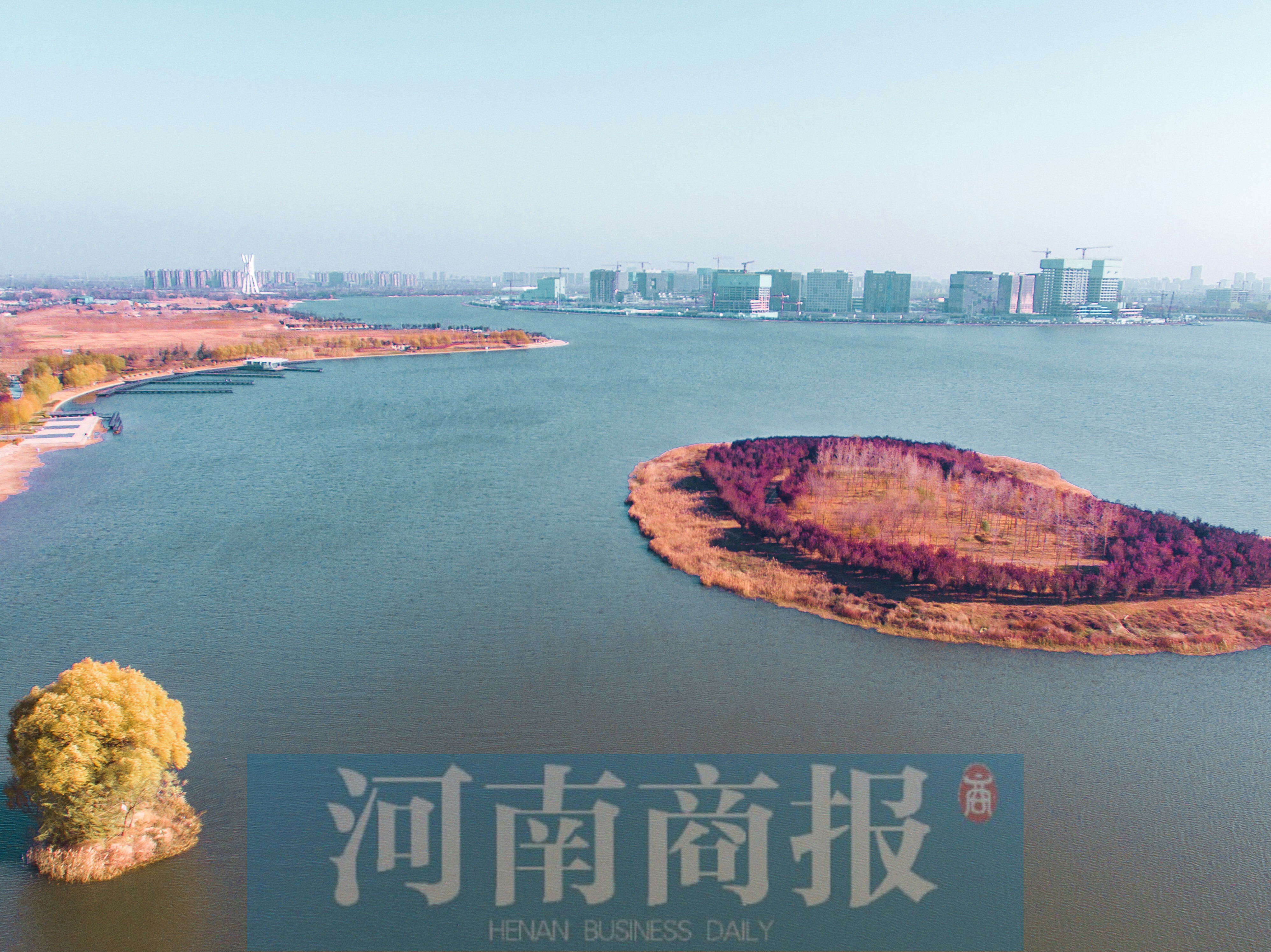 ".那么如今,我会推荐你去郑州北龙湖湿地公园的湖心岛看一看