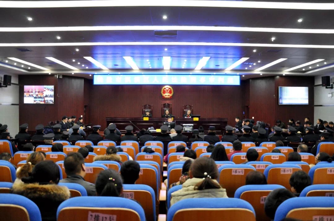 鹤壁一涉黑团伙12人被宣判 9项罪名"组织者"被判19年