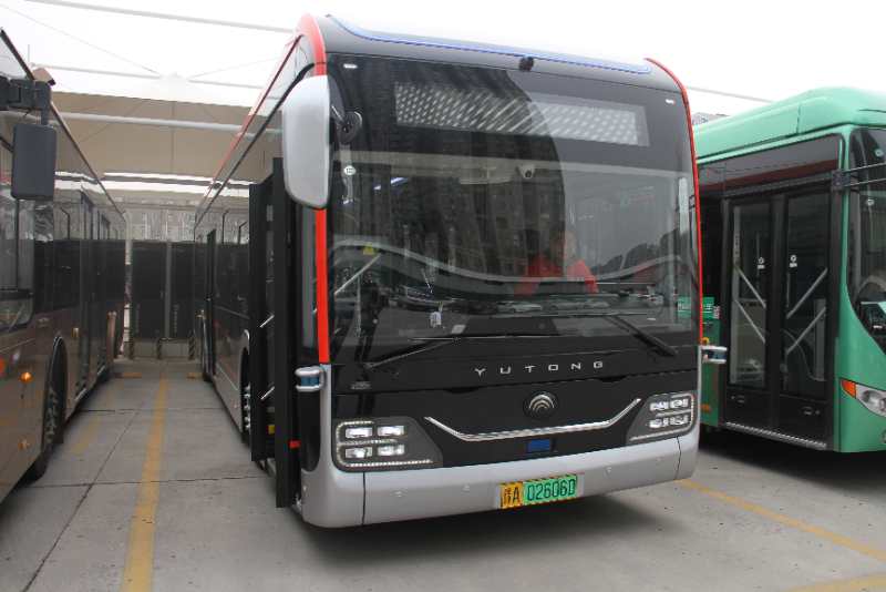 郑州b1线路新增15台"黑金刚"新能源车辆!增设4组母婴专座