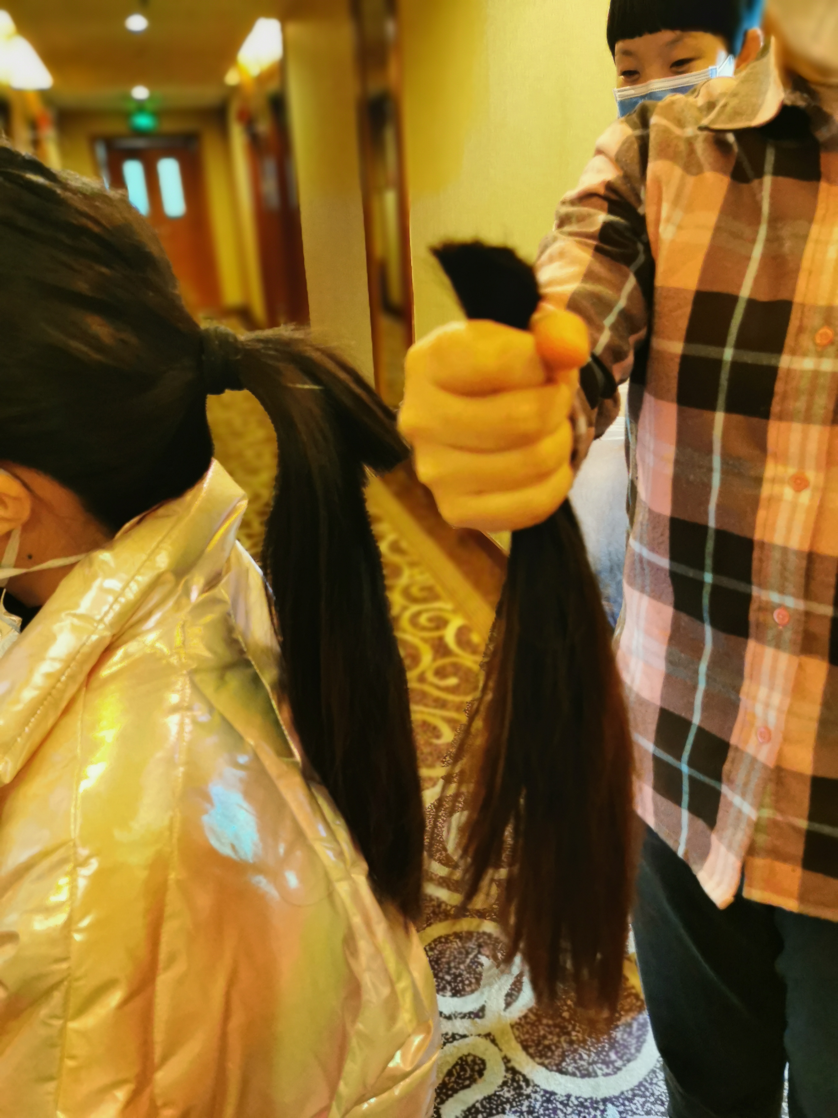 河南援鄂医疗队14名女队员:剪了我的长发,只为更好战疫
