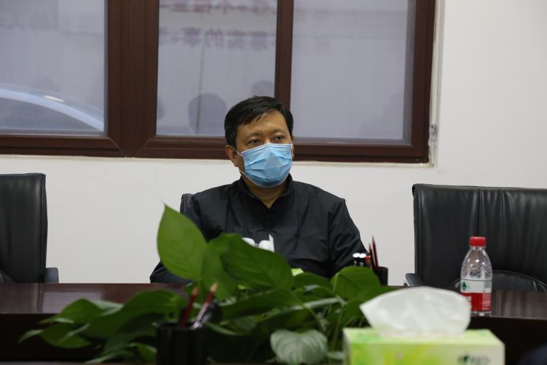 周定友到商都路办事处 检查指导疫情防控工作和三送一强活动