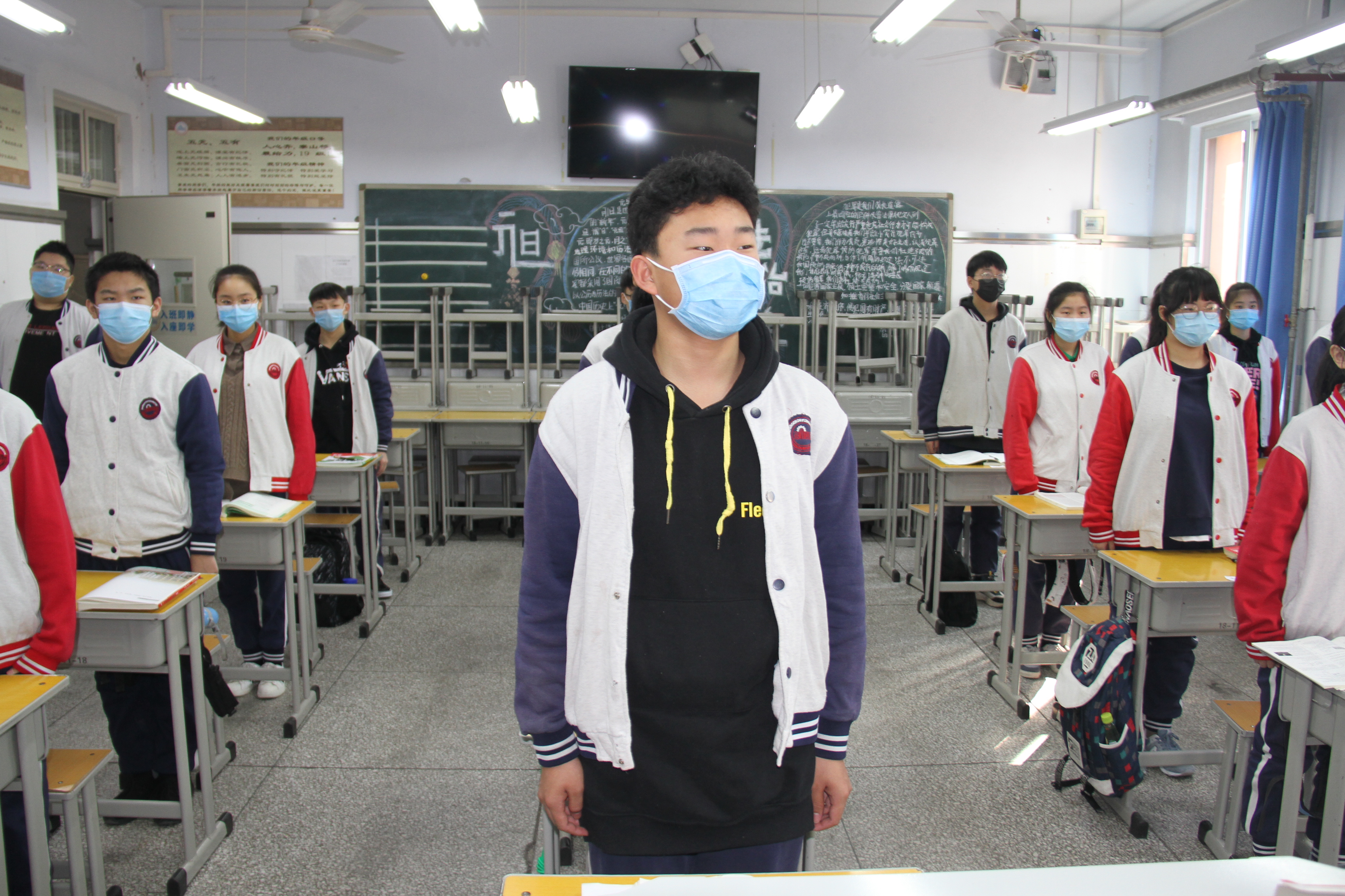 群英社区携手郑州市第三十一中学和103中学积极做好返校复课工作