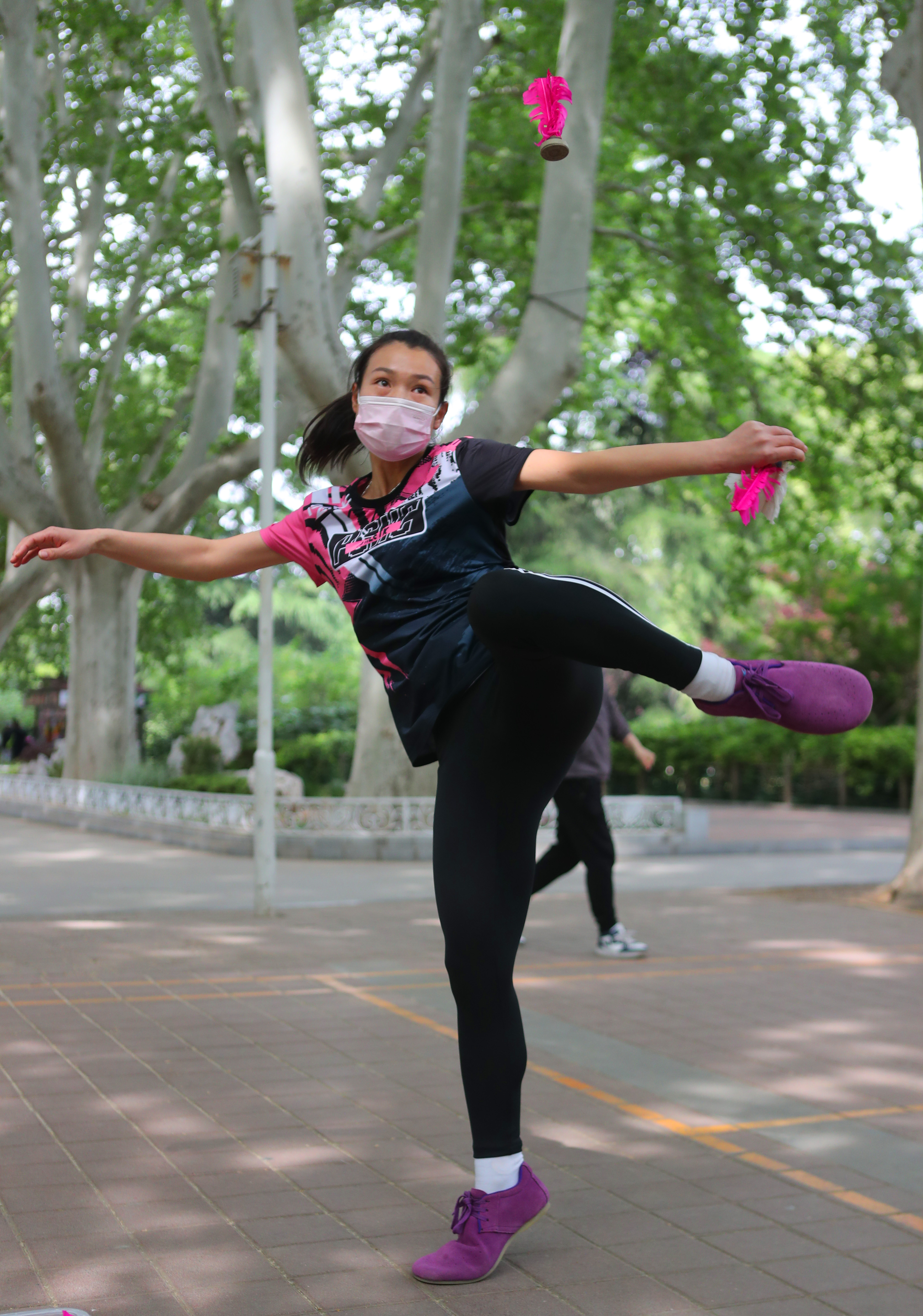 春日暖阳下的矫健身姿