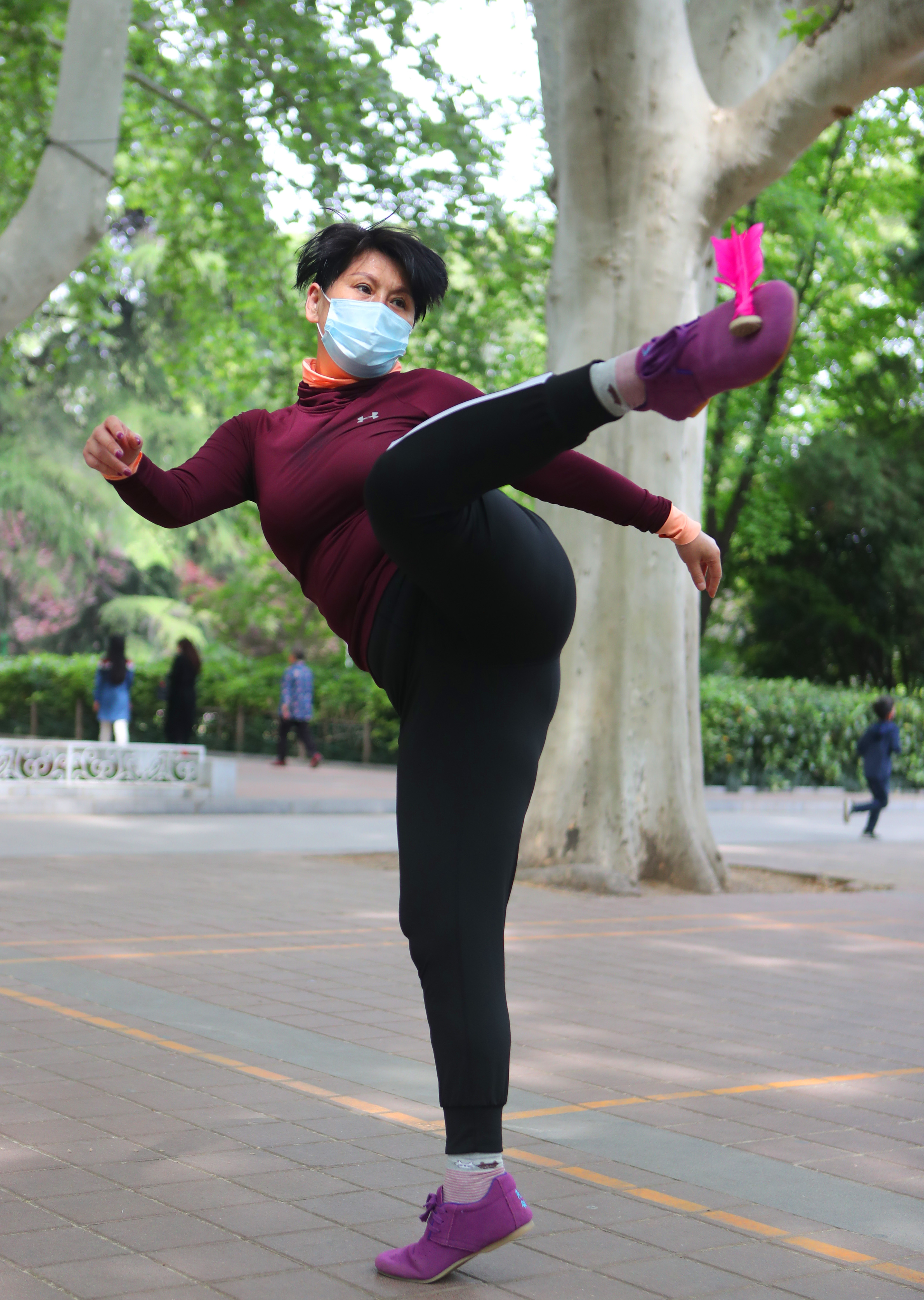 春日暖阳下的矫健身姿