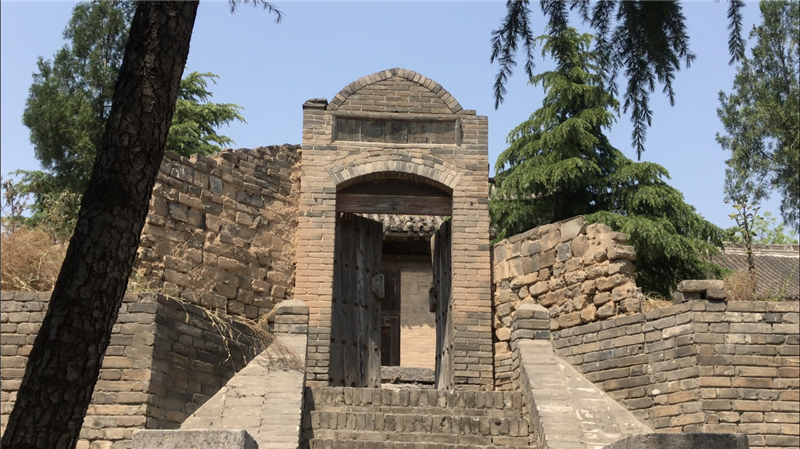 鹞店古寨位于孟津县平乐镇鹞店村西北处,据记载,这里的古寨始建于六朝