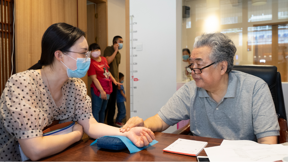 包含北京中医医院全程代诊含挂号住院登记咨询的词条