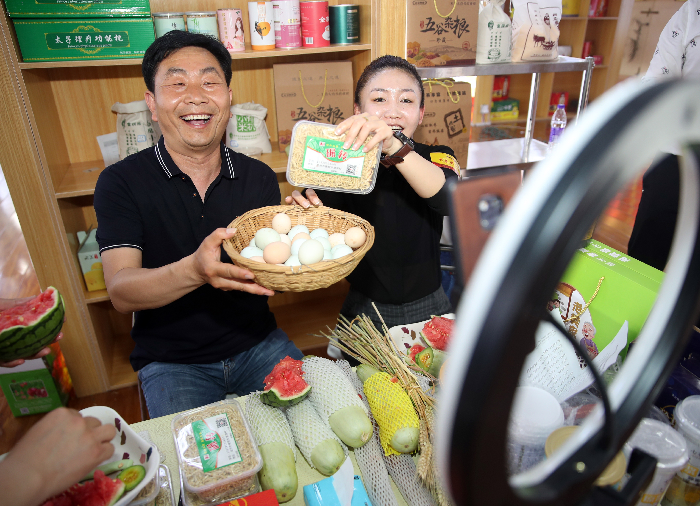 100位驻村第一书记带着1000款助农产品来直播了