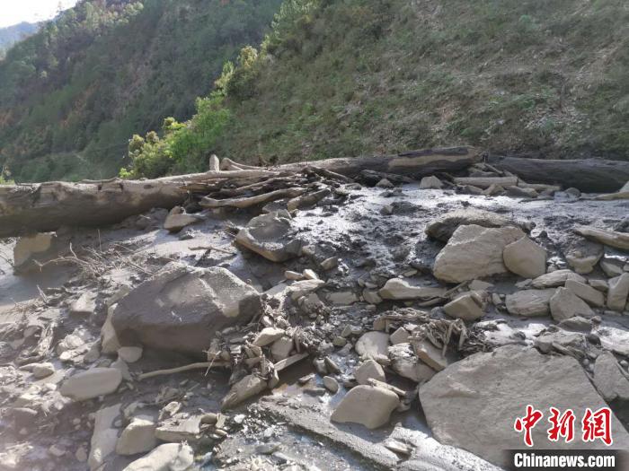 四川凉山木里县发生火灾后次生泥石流灾害,386人紧急撤离