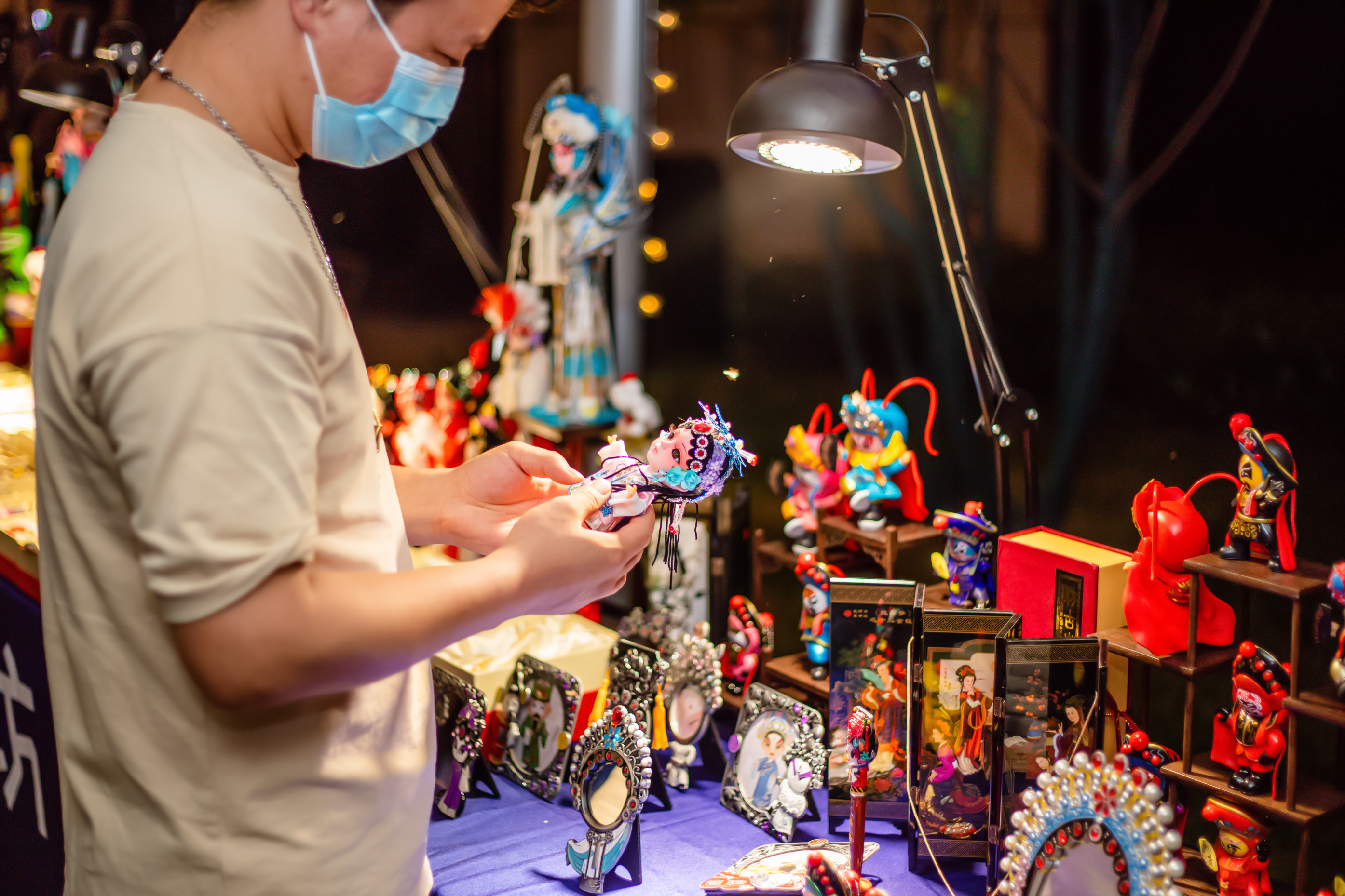 夜经济丨夜间文创市集成孩子 "课堂",农贸市场夜间化身"深夜食堂"