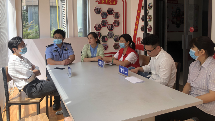 紫荆山南路街道航海社区积极做好调解工作