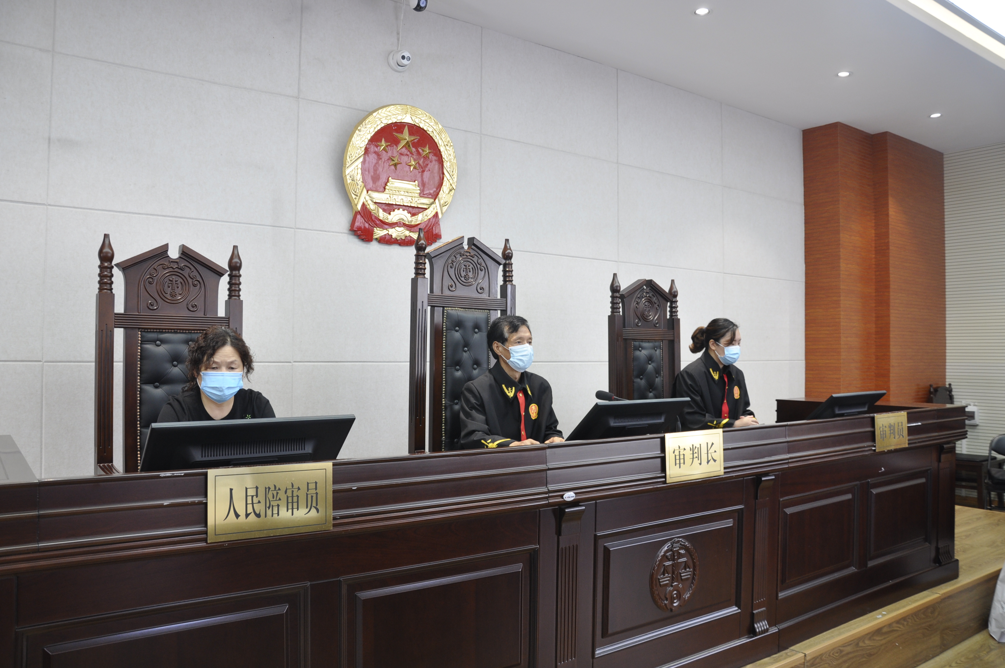 孟津法院:刘某某等14人涉嫌恶势力犯罪一案开庭审理