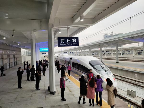 郑州夜店排行榜_西安稳居第四,天津落后南京,中国十大新一线城市排行榜(2)