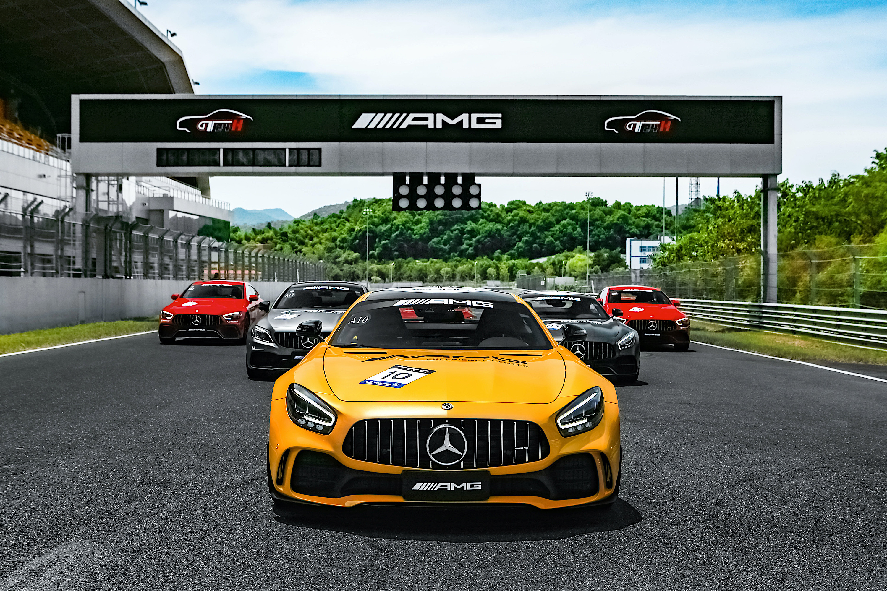 以全球首家 amg 体验中心为中国客户带来集品牌,产品,赛道体验于一身