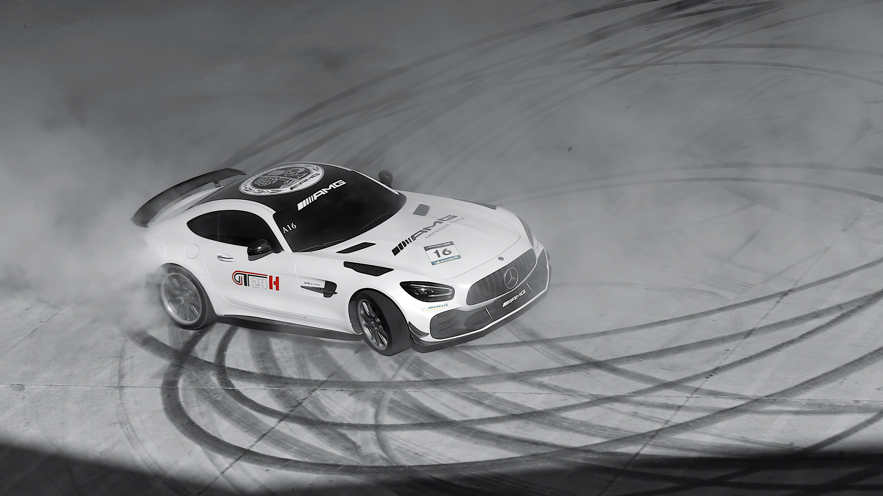 gt24小时带来非凡体验全球首家amg体验中心揭幕