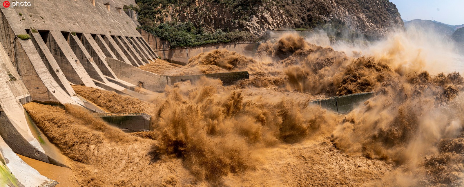 壮观!黄河三门峡大坝全孔开闸泄洪