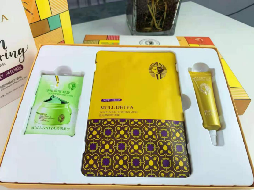 此次"3 3 1"的莫洛海芽旅行套盒内的面膜,泥膜和凝萃舒缓胶均是萃取