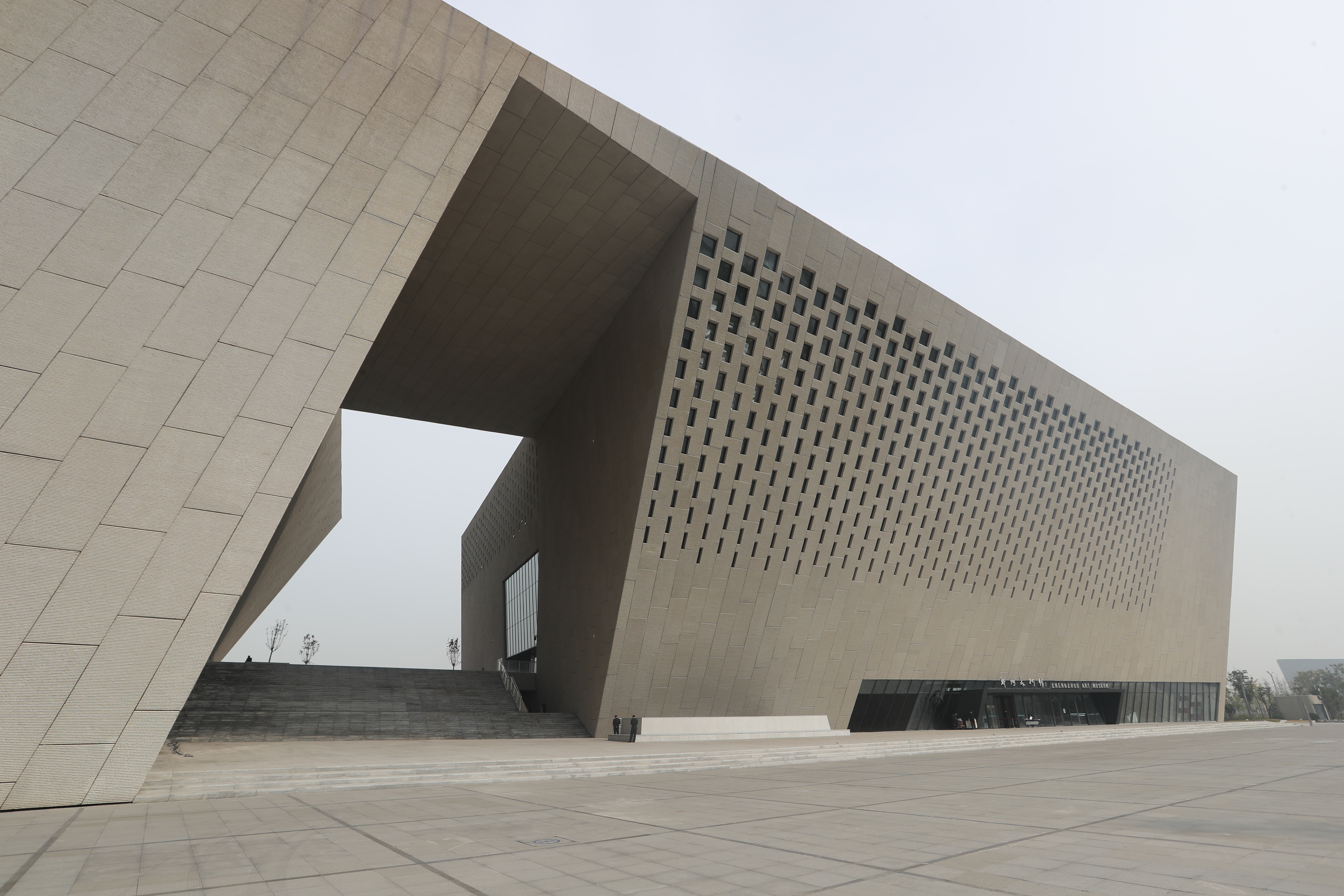 总展线1800米 本周日郑州美术馆新馆免费对公众开放