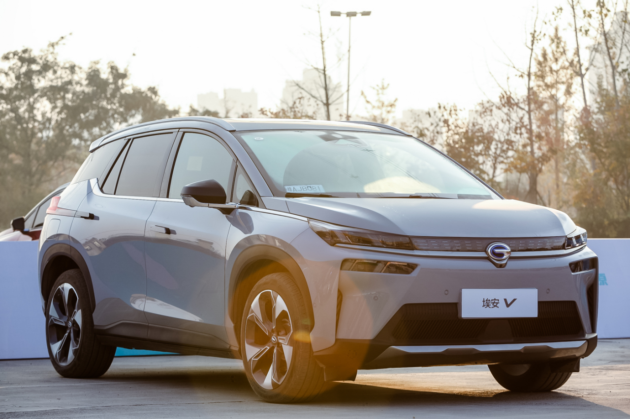 销冠车型埃安v备受追捧,无愧为"下一代智能suv"