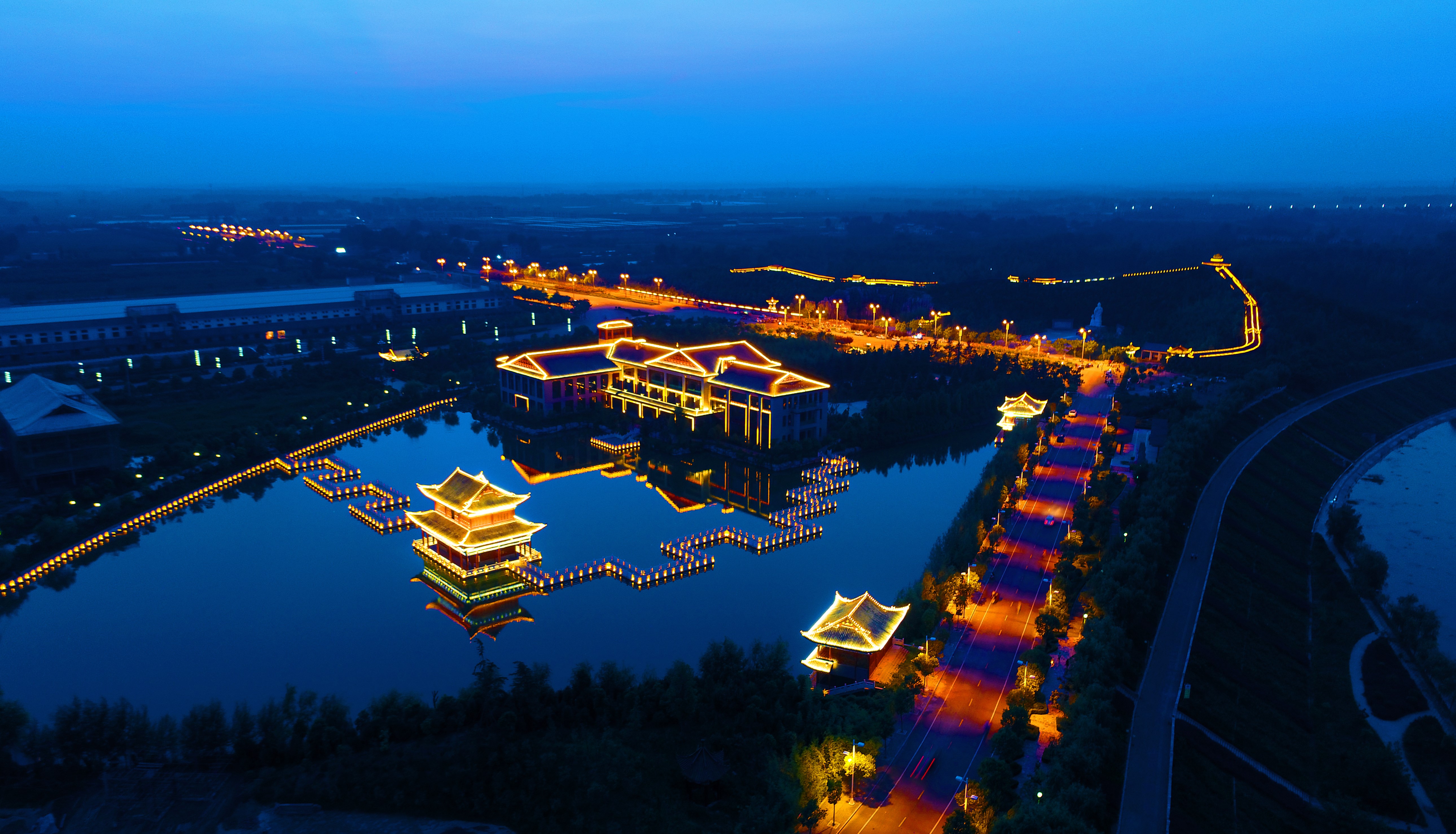 探酒乡小镇,寻品质密码!"河南日报报业集团全媒体豫酒行"走进赊店老酒