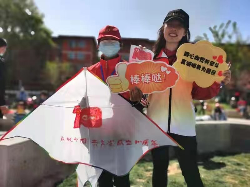 为庆祝建党100周年,4月17日上午,大河报小记者运营管理中心联合南阳路