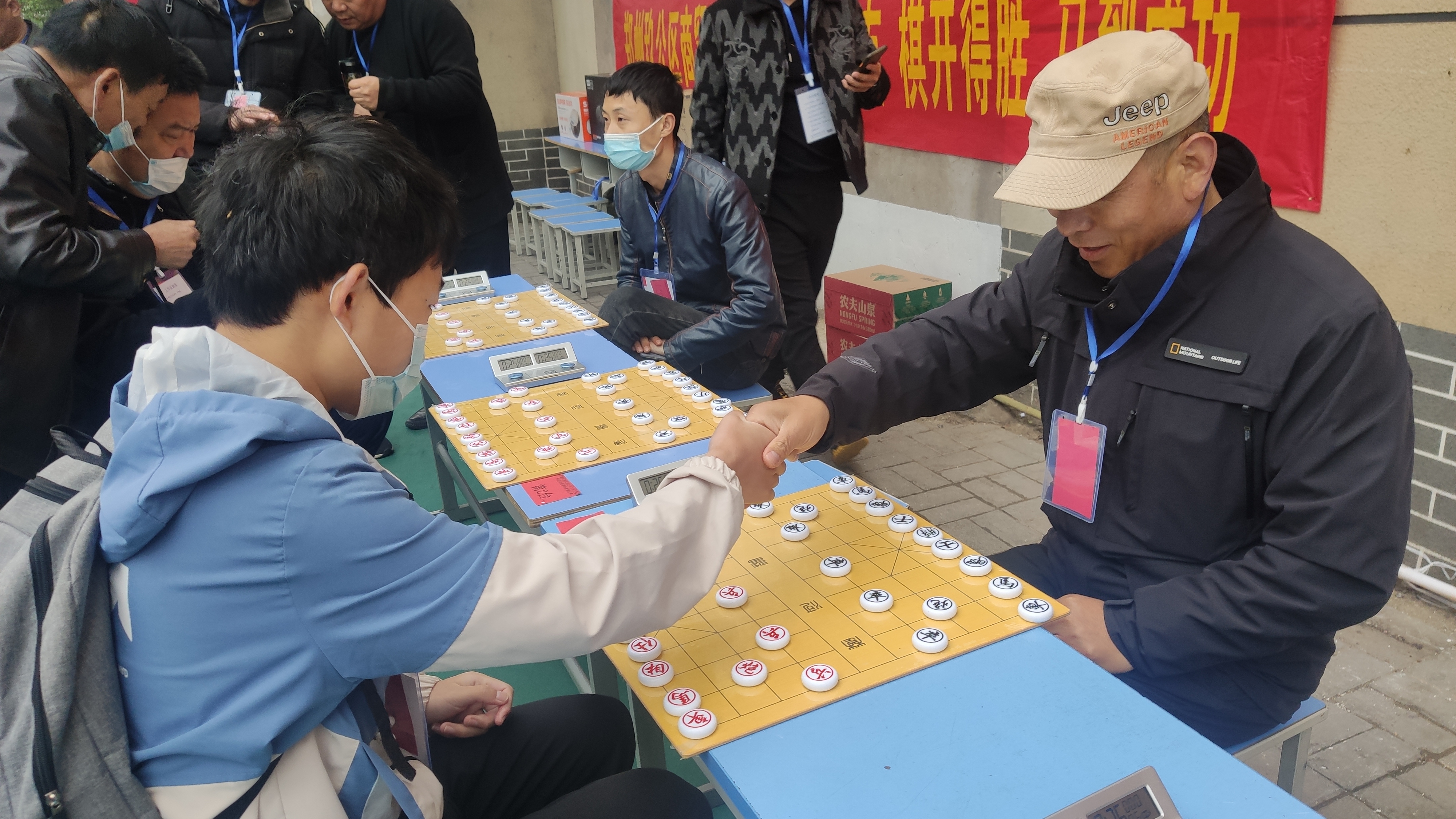 南路社区草根棋社开展郑州市"商都杯"第二届象棋比赛活动-大河新闻