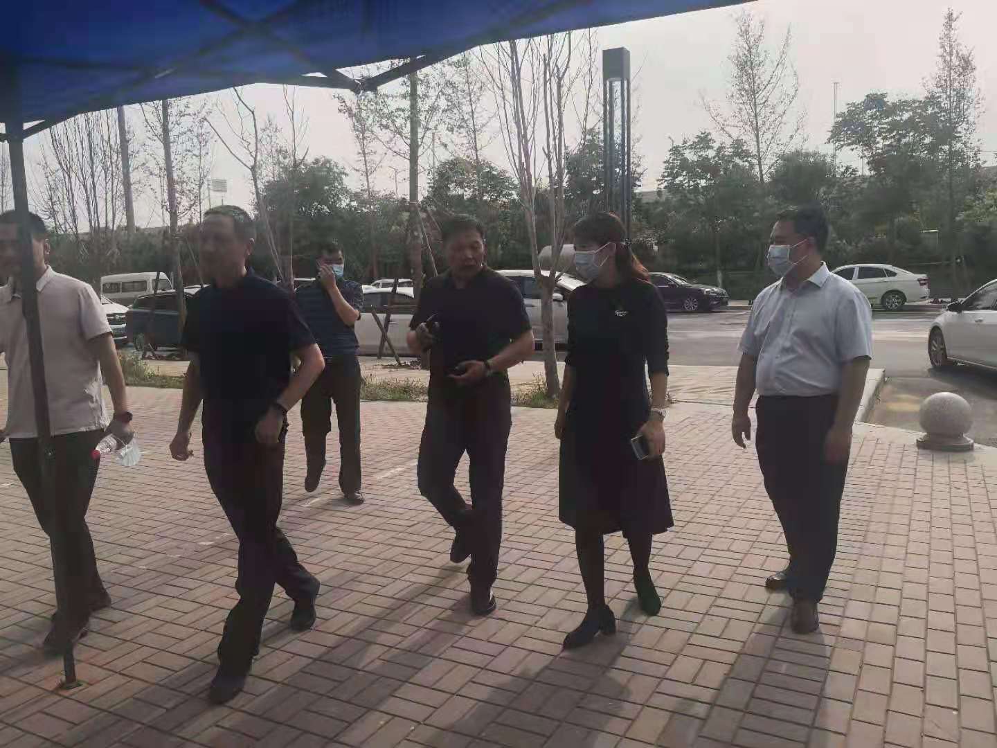 5月10日下午,金水区副区长张川到兴达路街道姚店堤卫生服务中心现场