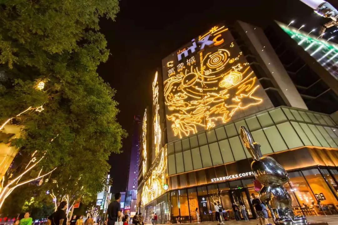 城负责人的带领下,郑州万象城管理中心发布并实施停车场拥堵应急预案