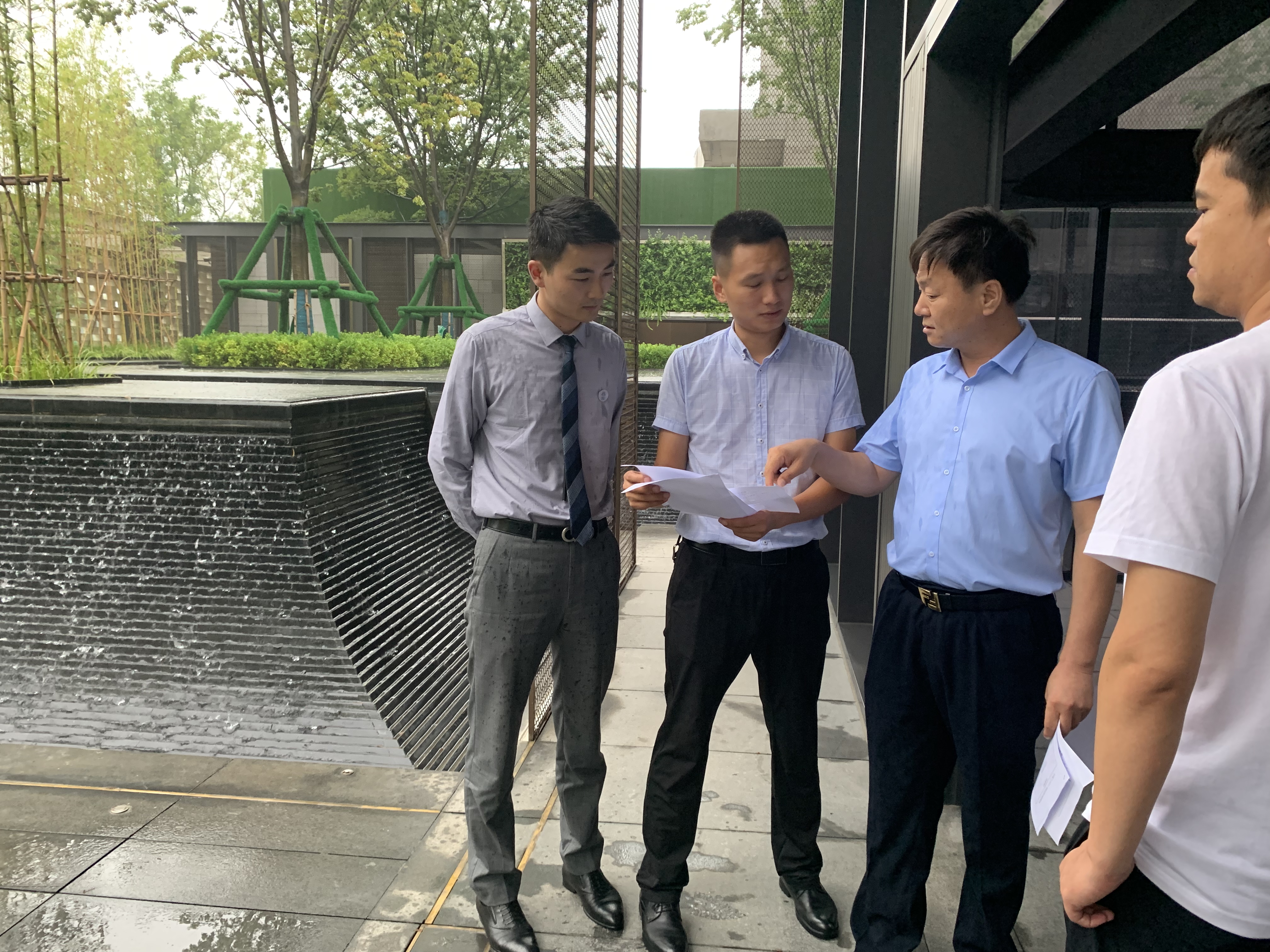 智汇谷社区持续开展万人助万企活动